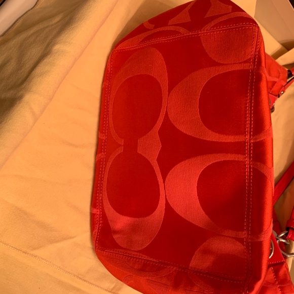 Orange Coach shoulder bag - Picture 6 of 7